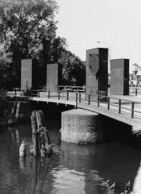 BAR-Ebersw-LichterfStr-Hubbrücke_1996.jpg