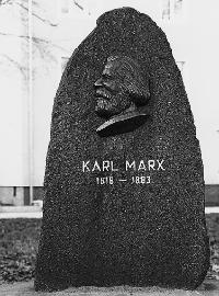 BRB-KarlMarx-Gedenkst-Topo2-1995.jpg