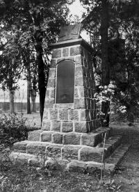 Gefallenendenkmal.jpg