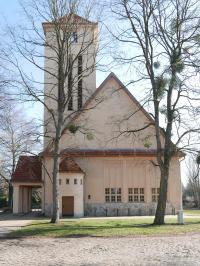 HVL-Falkensee-PfarrerVoigtPlatz1-Kirche-BRi-2021.jpg