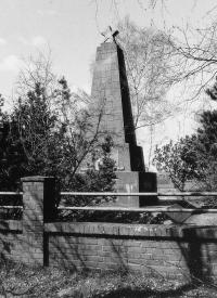 Kirchmoeser-BRB-Uferstr-SowjEhren-Topo2-1995.jpg