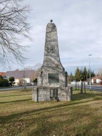 LDS-Groeditsch-GroeditscherDorfstr-Gefallenendenkmal-BRi-2020.jpg