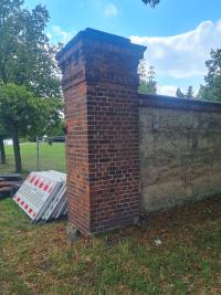 LDS-Schlabendorf-SchlabendorfamSee23-48-Gutshofmauer-AK-2025.jpg
