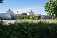 LOS-Eisenhuettenstadt-Wohnkomplexzentrum-Ladenzeile-SG-2020.jpg