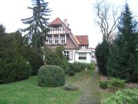 OHV-Lehnitz-FrWolfStr15-Villa-USchw-2007.jpg