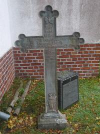 OHV-Malz-Friedhof-Grabmal-MM-2020.jpg