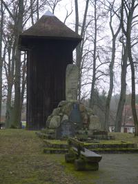 OPR-Molchow-Dorfplatz-Glockenturm-MM-2022.jpg