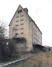 PM-Niemegk-AltdorferWeg-Speicher-MC-2004.jpg