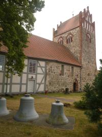 PR-Wutike-Dorfstr-Dorfkirche-MM-2023.jpg