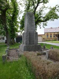 TF-Luedersdorf-ImRundling-Gefallenendenkmal-SF-2021.jpg