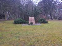 TF-Zossen-Friedhofsweg1-VVN-Gedenkstein-CH-2025.jpg