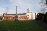 neuergarten_marmorobelisk.jpg