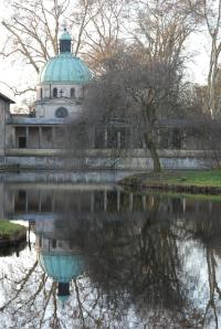 sanssouci_friedenskircheMausoleum.jpg